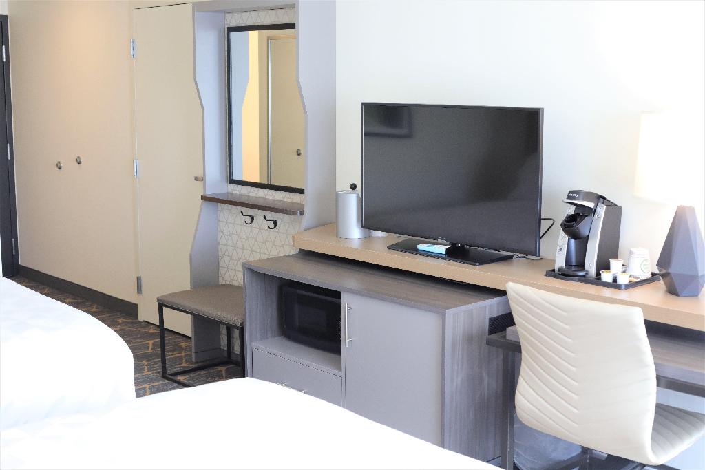 Holiday Inn & Suites St Cloud