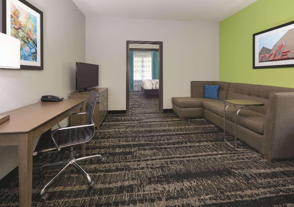 La Quinta Inn & Suites by Wyndham Tyler South