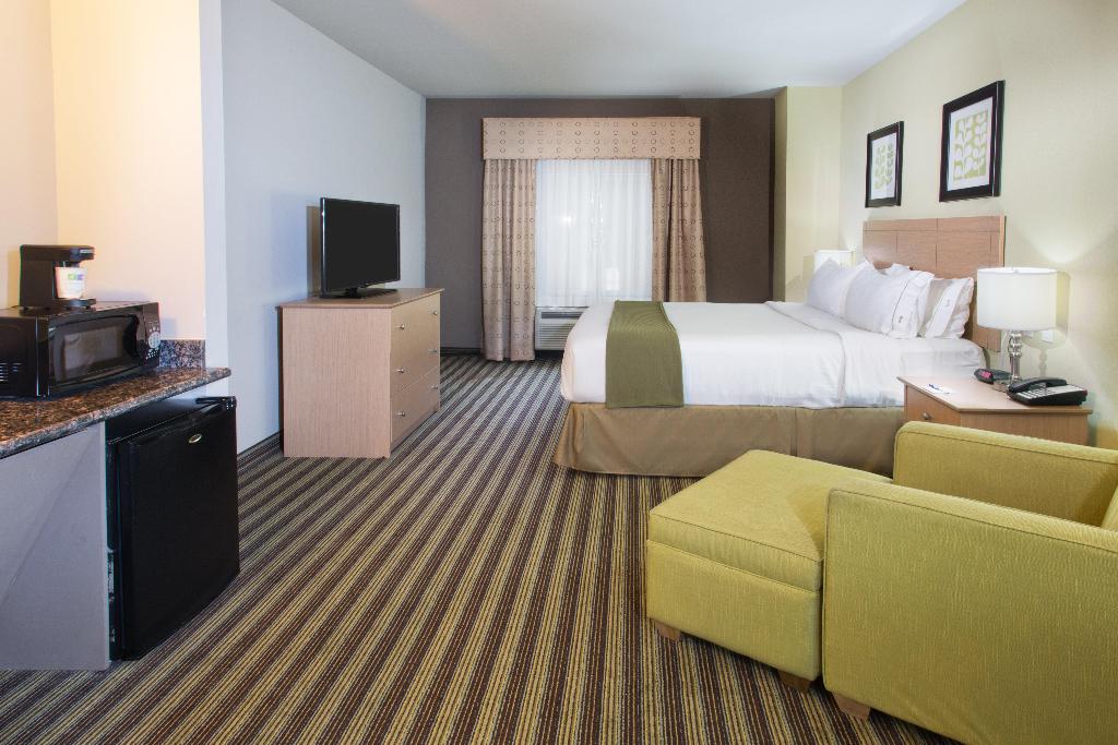 Holiday Inn Express Alvarado
