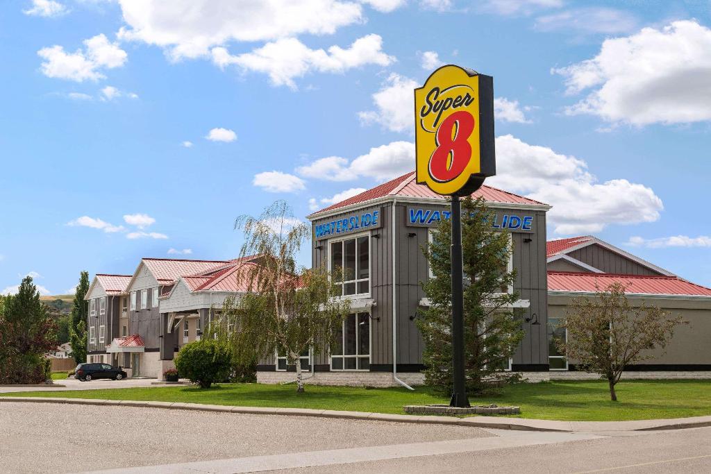 SureStay Plus Hotel by Best Western Drumheller