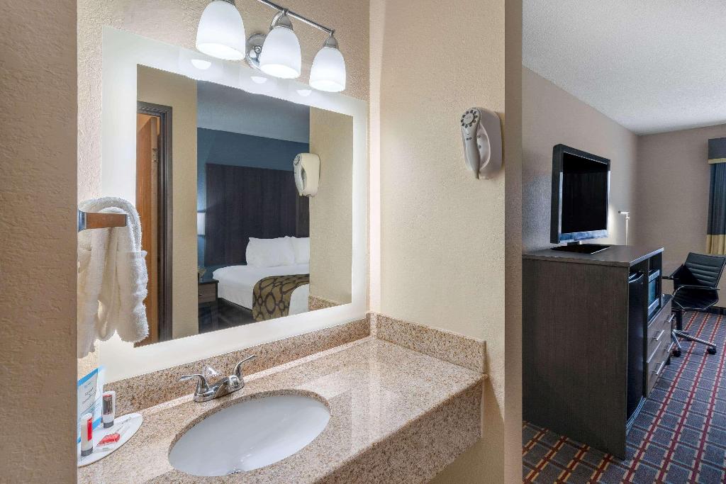 Baymont By Wyndham Tupelo