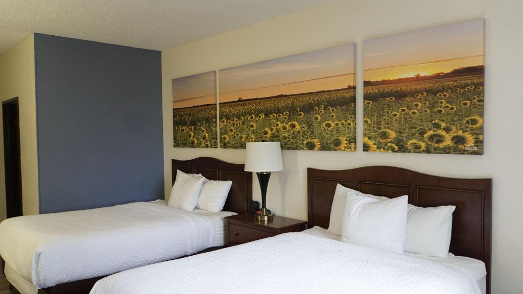 Days Inn by Wyndham Topeka
