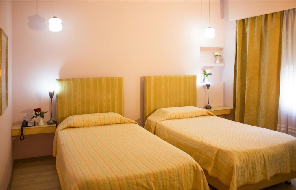 Theranda Hotel