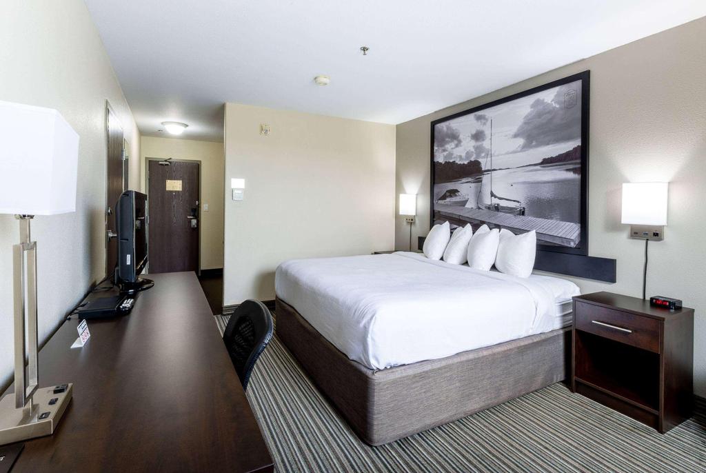 Super 8 by Wyndham Truro NS