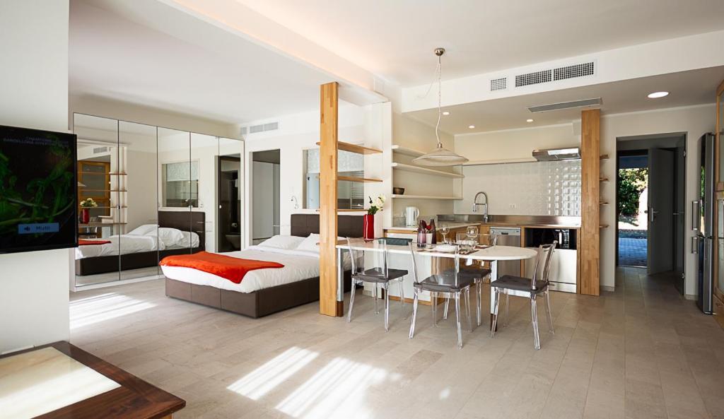 Business Hotel