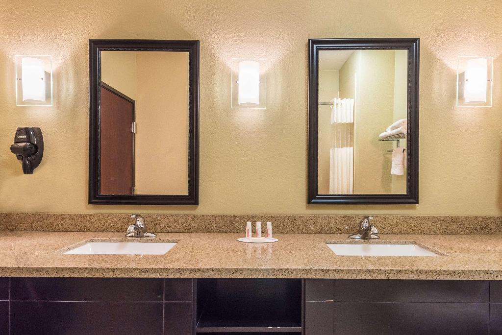 Days Inn & Suites By Wyndham Mineral Wells
