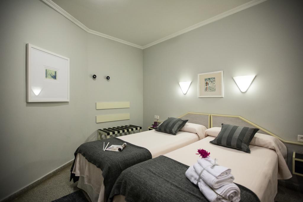 Hostal Paris