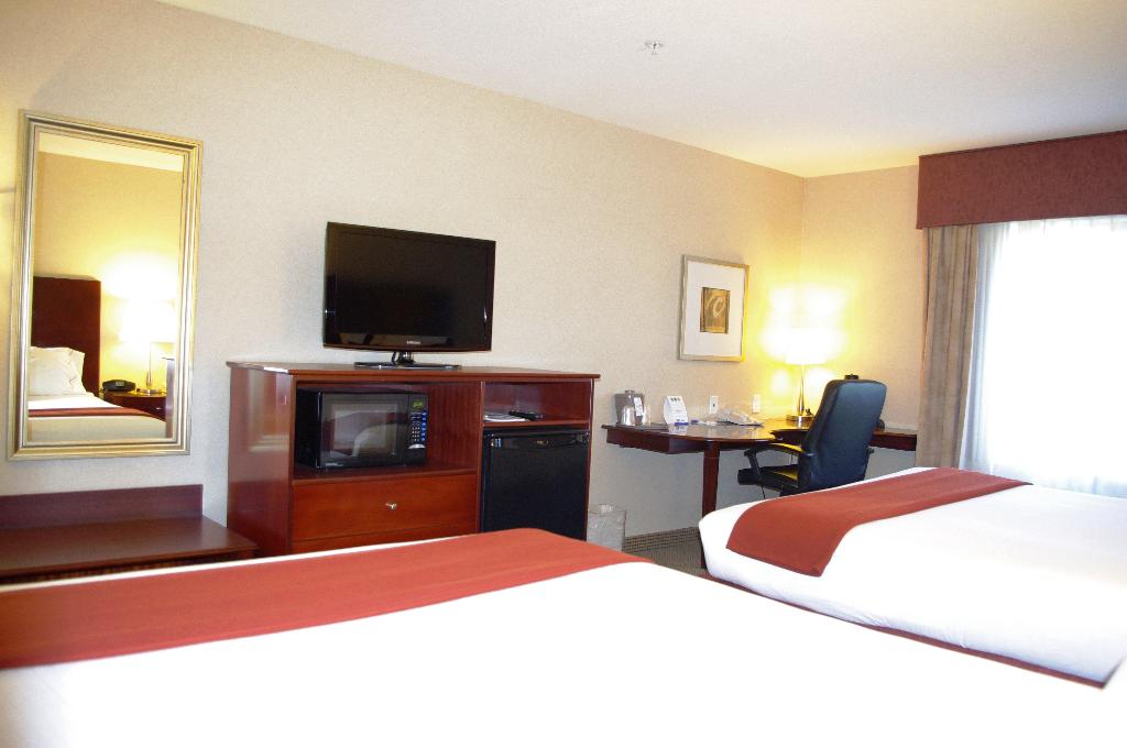Holiday Inn Express & Suites Surrey