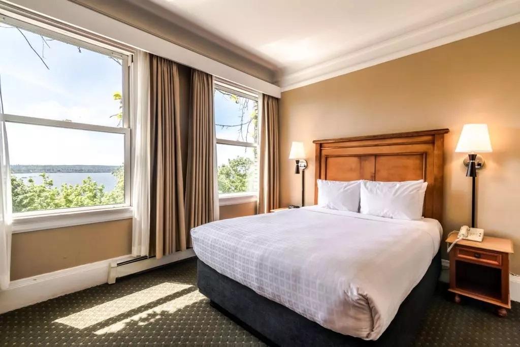 Sylvia Hotel, West End & English Bay