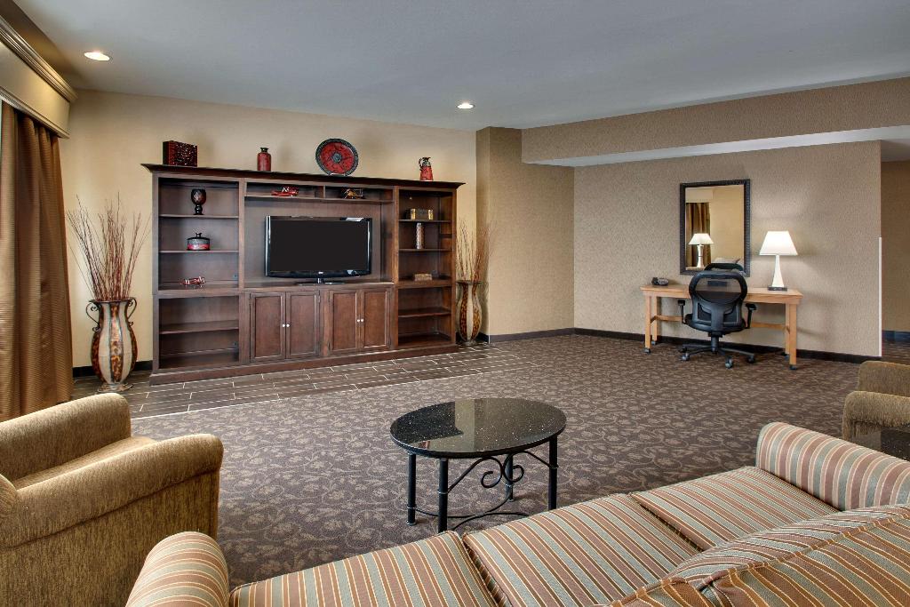 Drury Plaza Hotel Broadview Wichita
