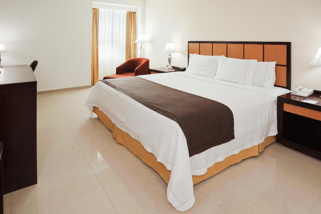 Holiday Inn Express Paraiso Dos Bocas