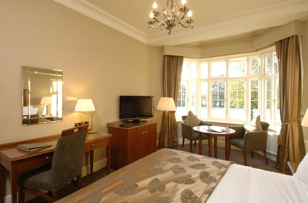 Grovefield House photo 11