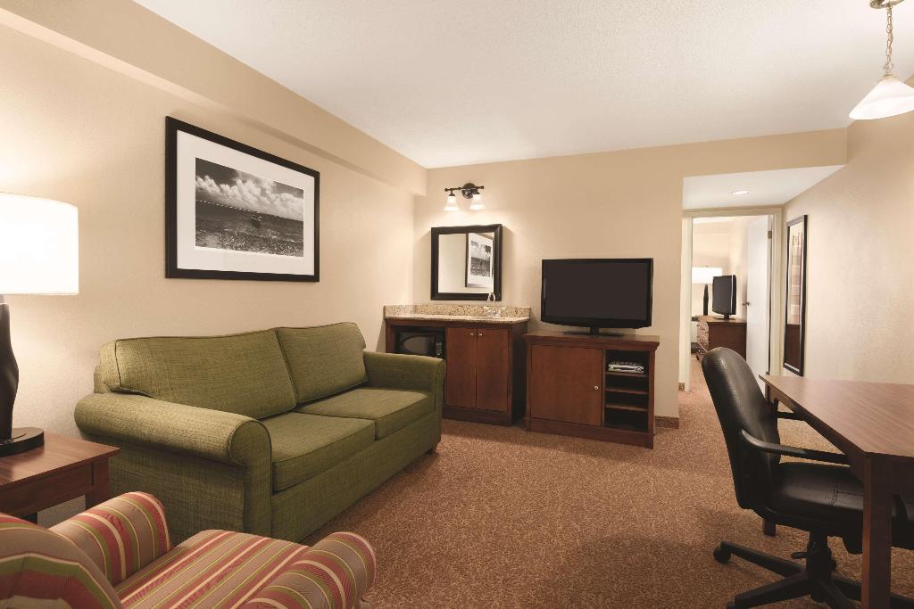 Country Inn &Suites Saskatoon