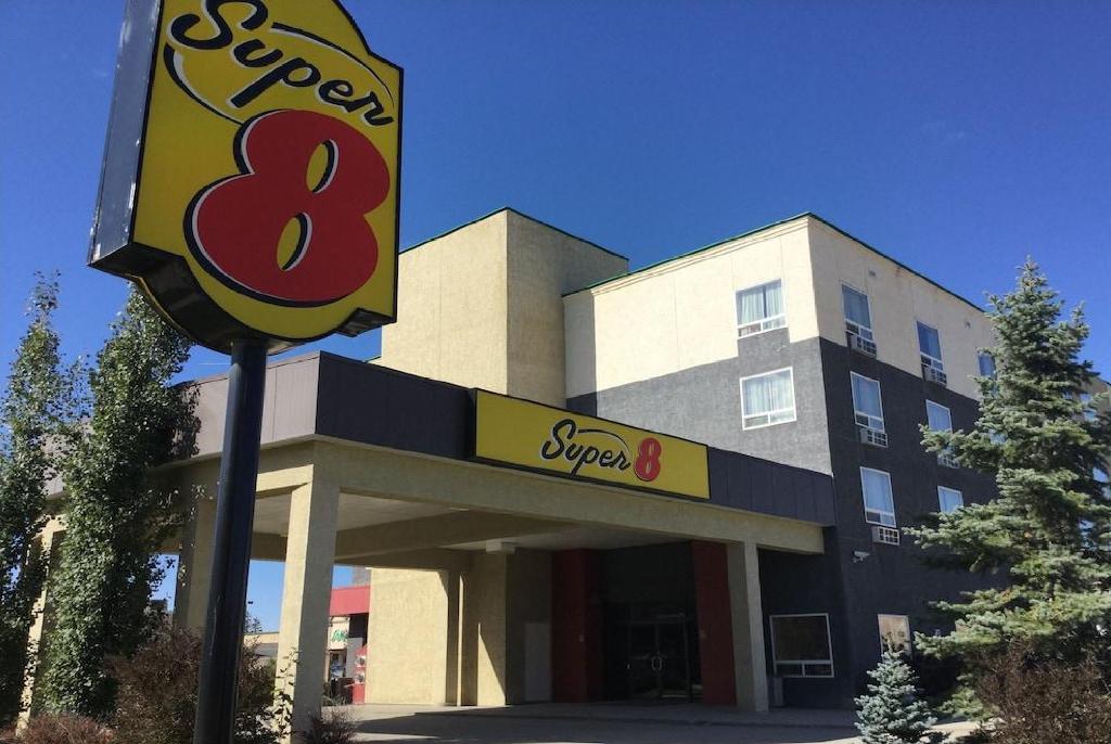 Super 8 By Wyndham Edson