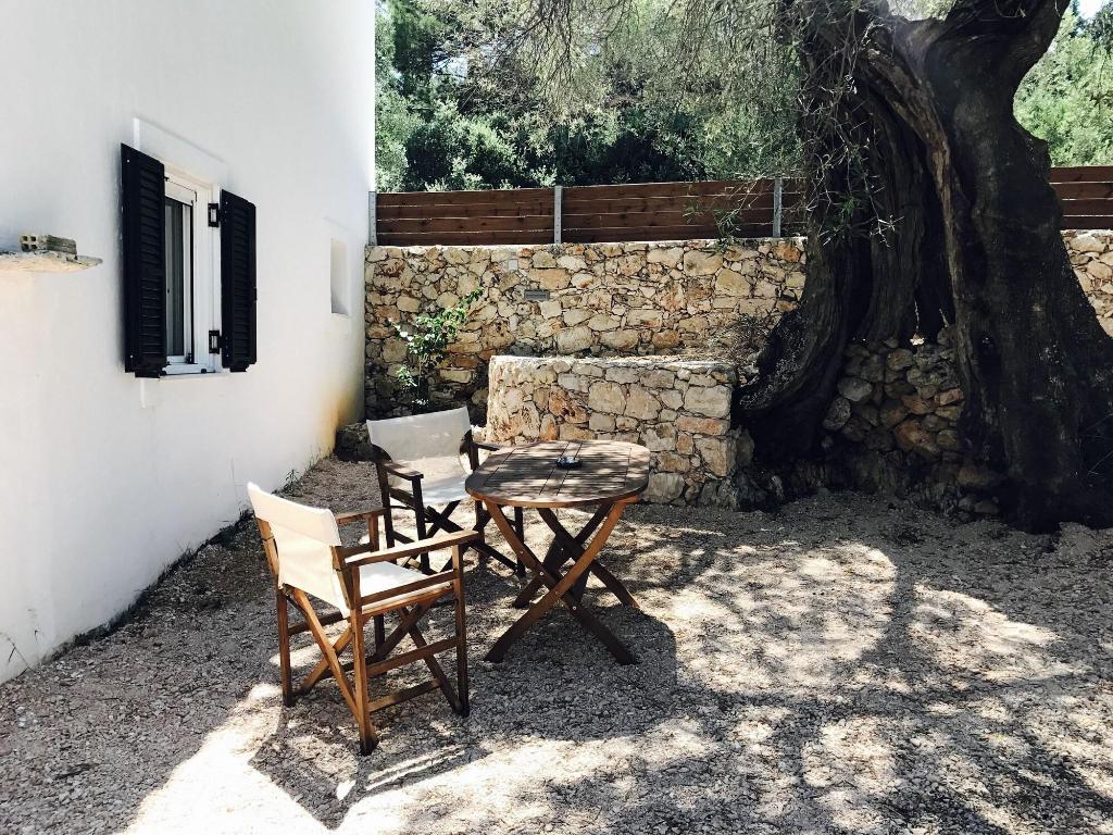 Lithies Studios & Apartments