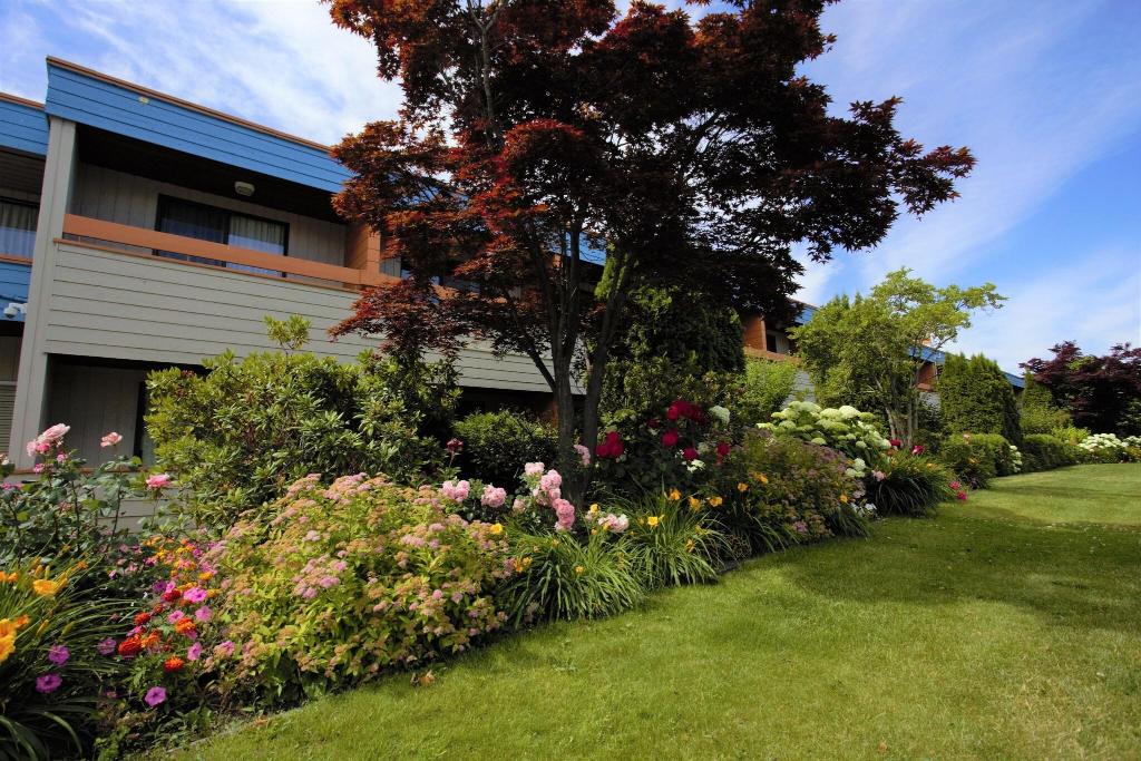 Recreation Inn & Suites