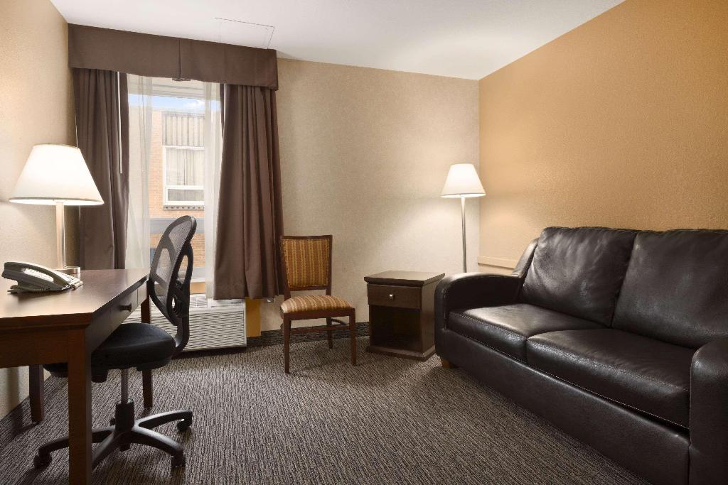 Days Inn By Wyndham Estevan