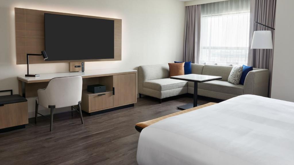 Kingston Marriott Hotel