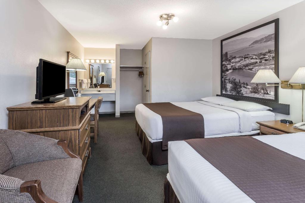 The Super 8 Kelowna