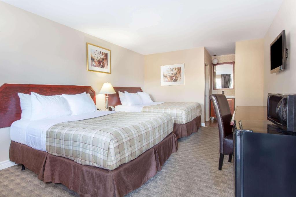Howard Johnson by Wyndham Kingston