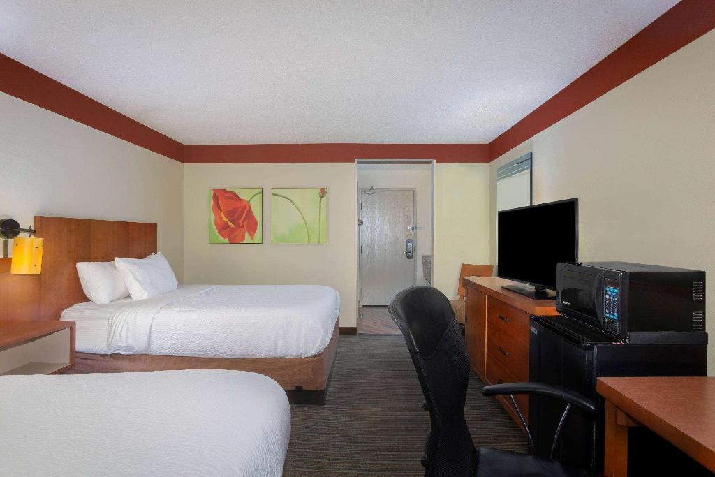 La Quinta Inn & Suites Springdale