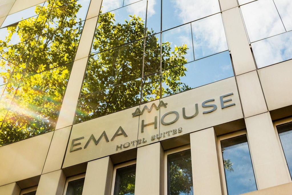 Ema House Zurich Suite