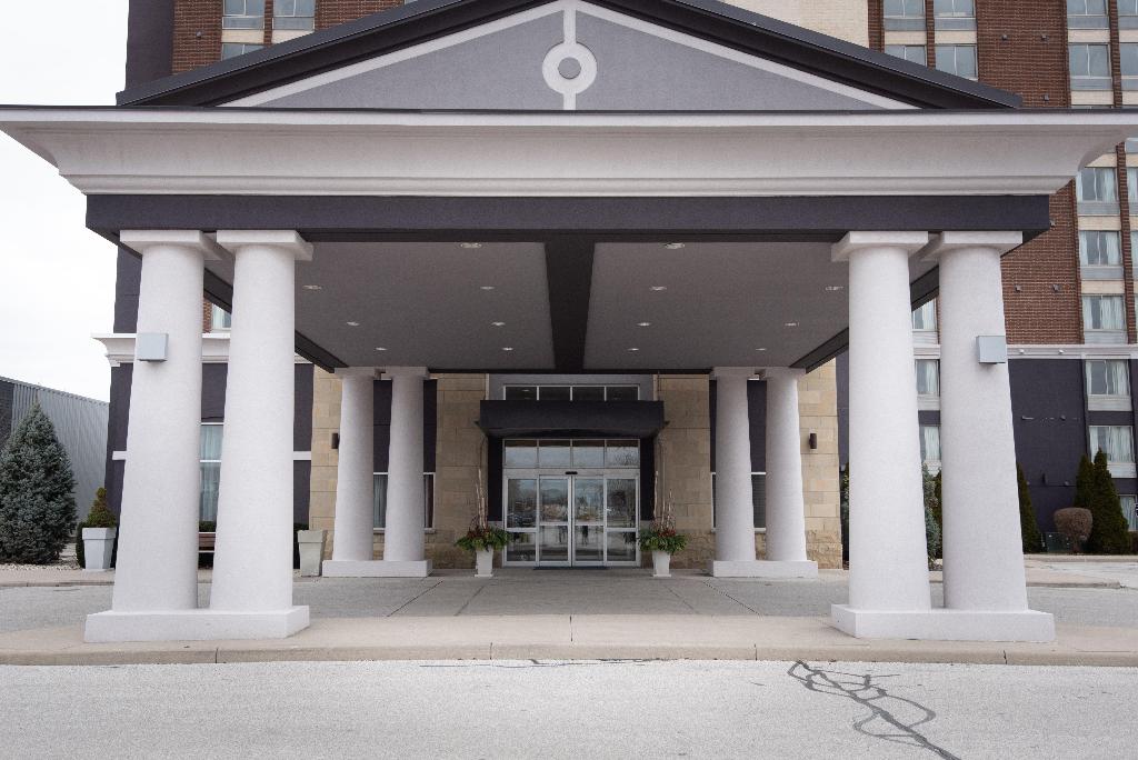 Holiday Inn Express & Suites Chatham South