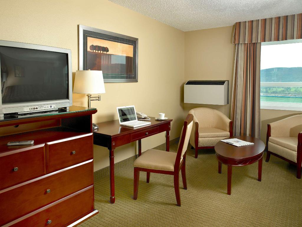 Coast Fraser Inn