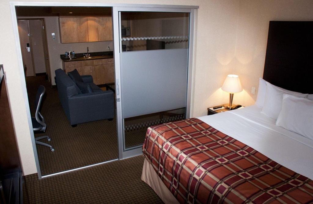iHotel and Convention Centre Red Deer