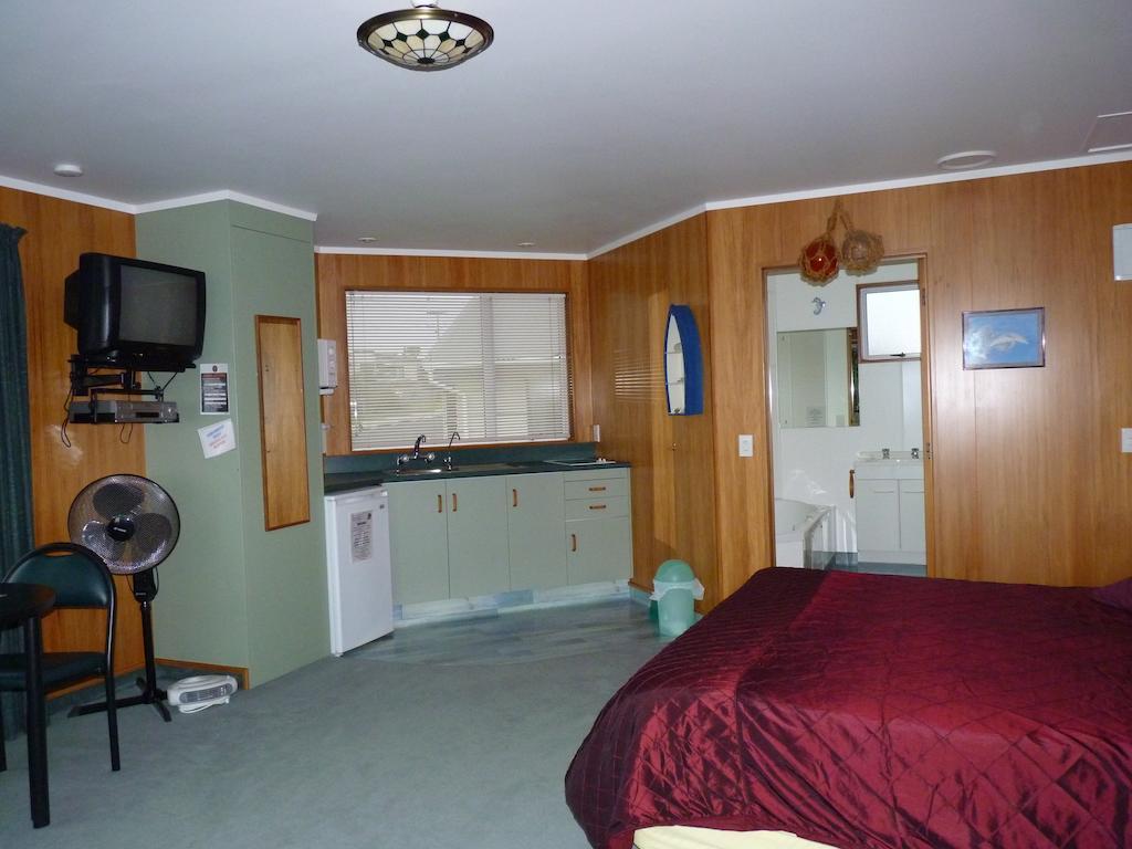 Nugget View & Kaka Point Motels