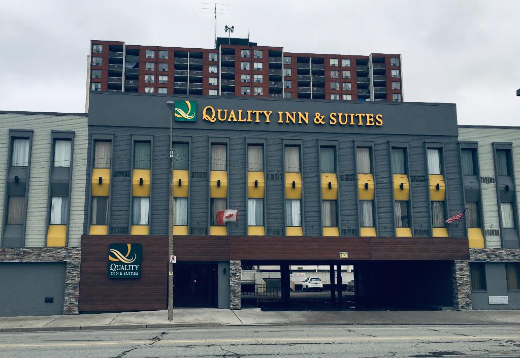 Quality Inn & Suites Downtown Windsor