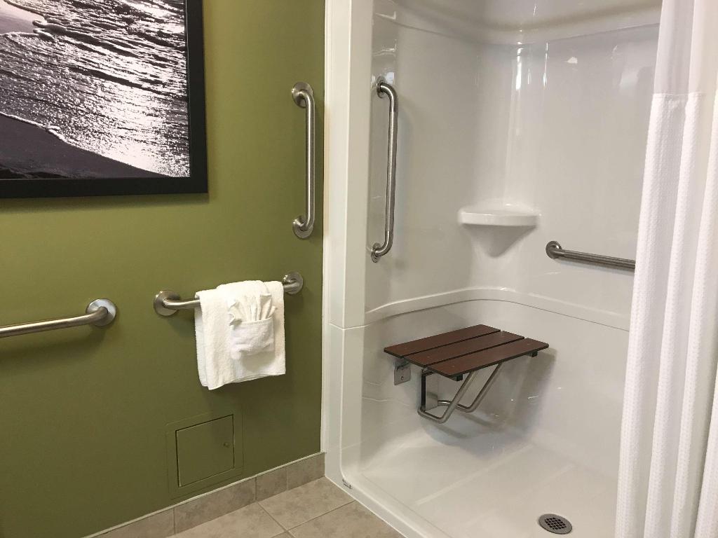 Super 8 by Wyndham Amherst