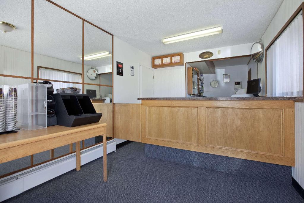 Travelodge By Wyndham Moose Jaw