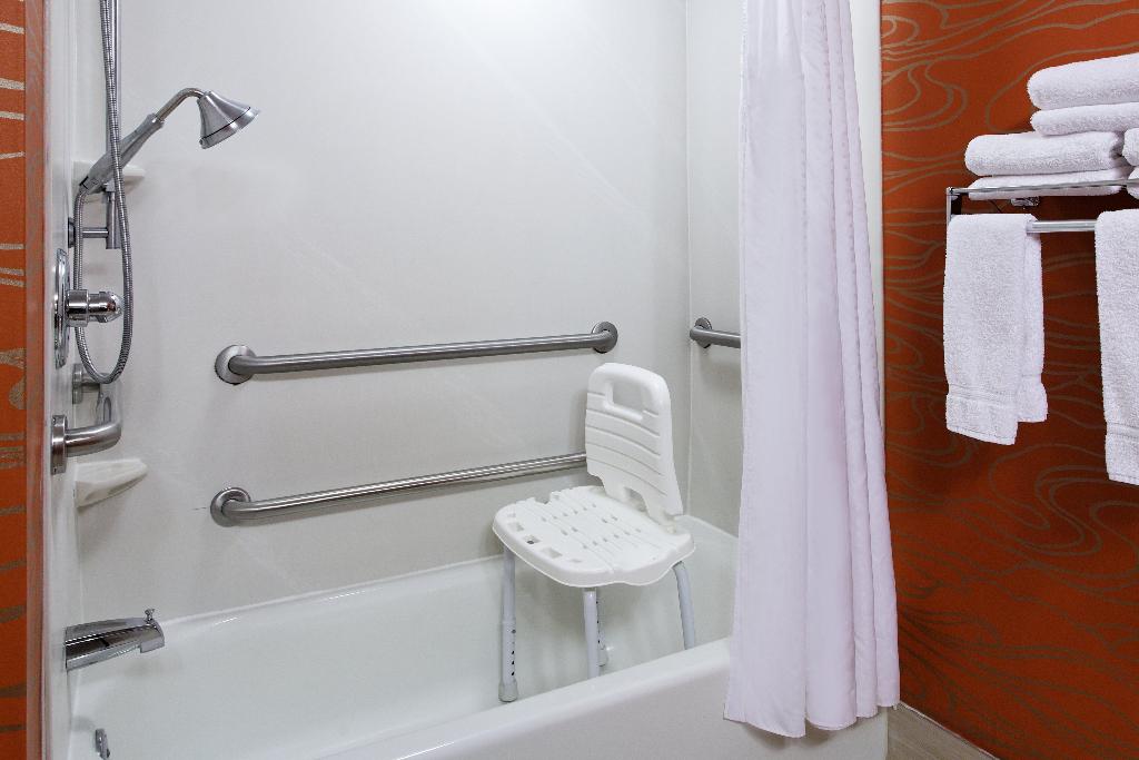Holiday Inn Express & Suites Richmand - Brandermil