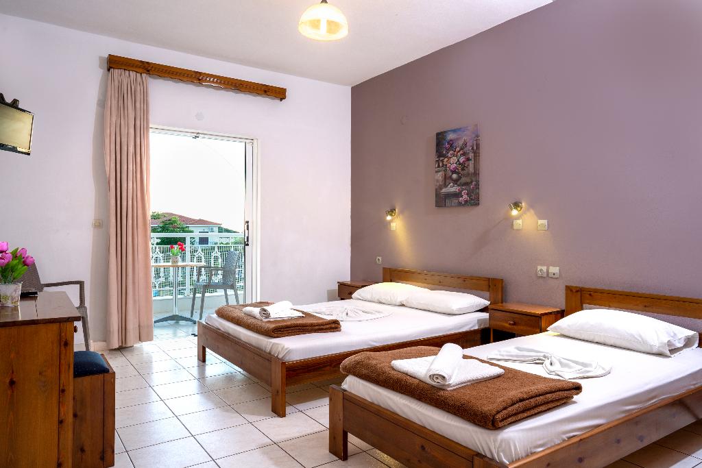 Antonis Apartments Pool Bar
