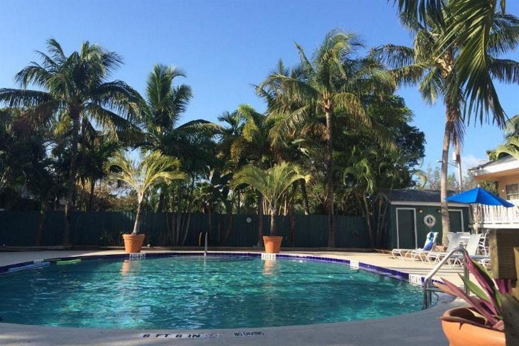 banana bay fine resort wear