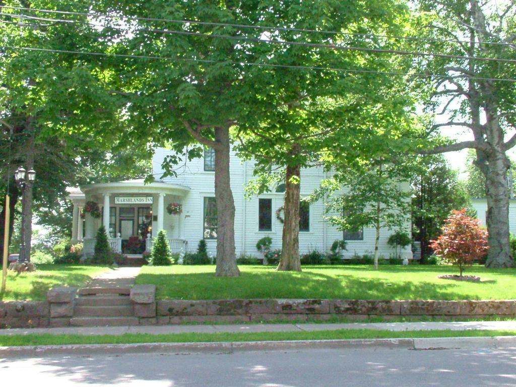 Marshlands Inn