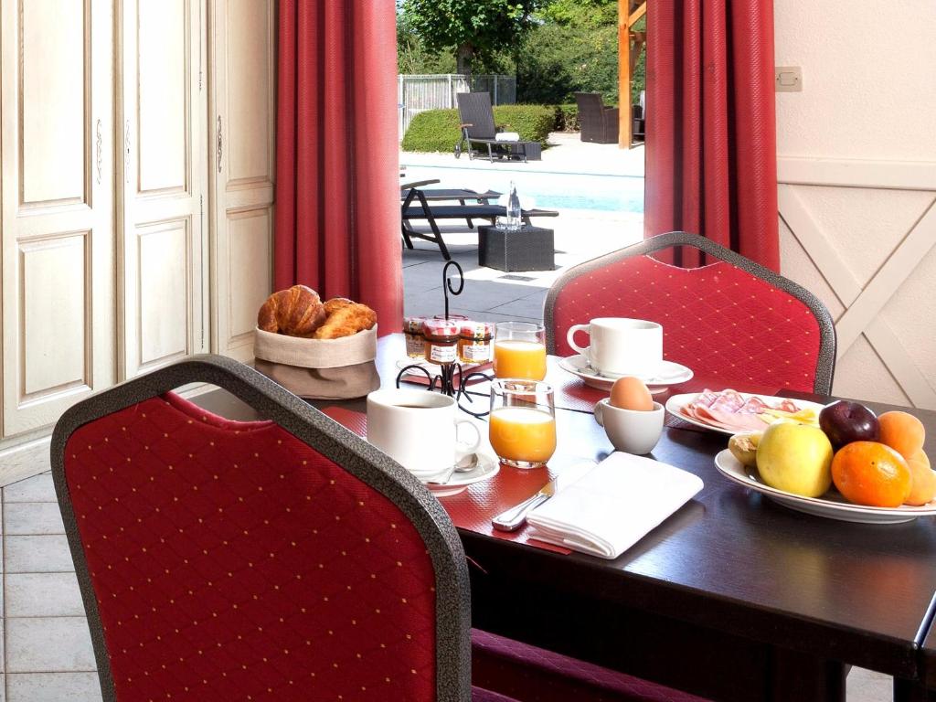 Carline Hotel