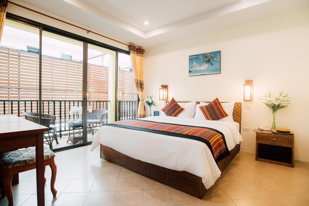 Kata Silver Sand Hotel by Eazy