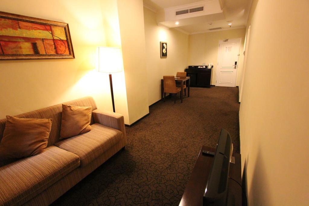 Harmoni One Convention Hotel & Service Apartments