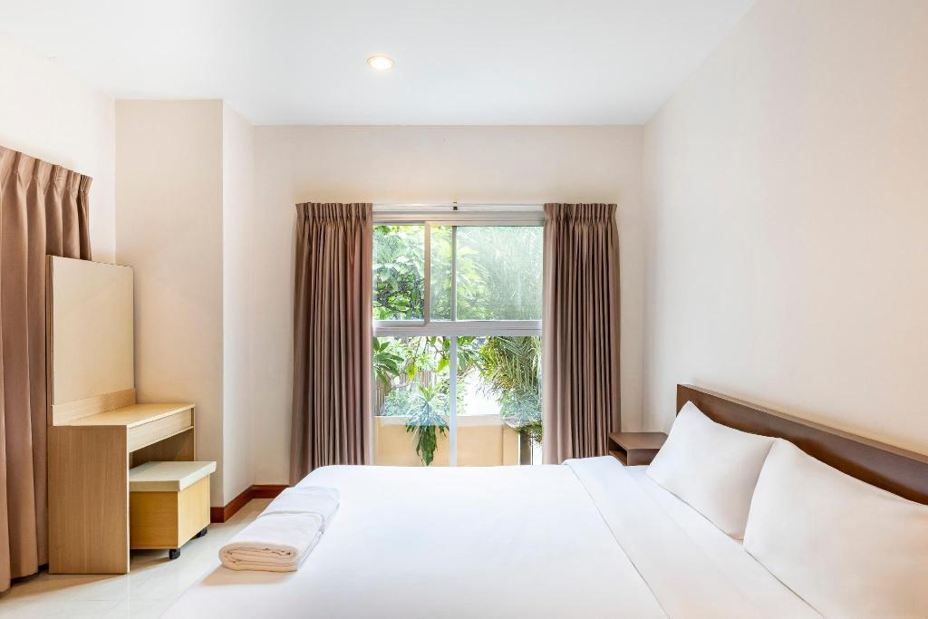 Teja Lakeview Apartments