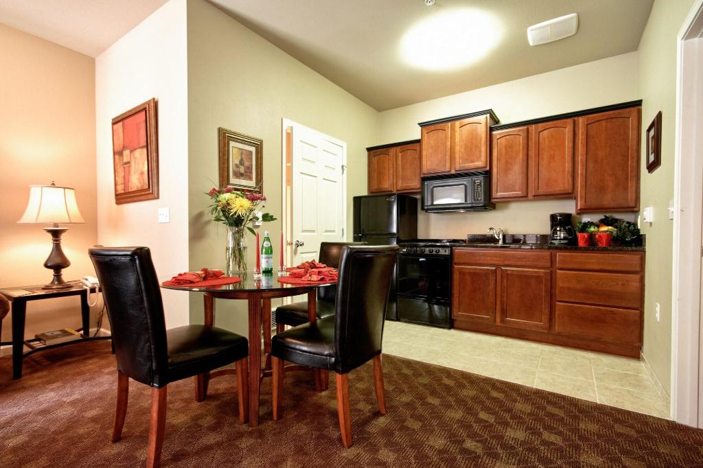 Stratford Suites Inn