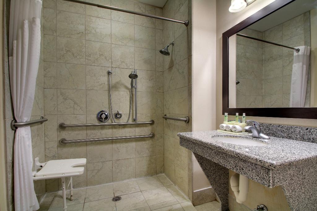 Holiday Inn Express Winona North