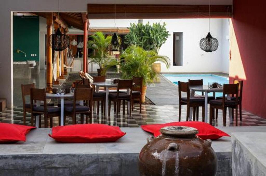 Los Patios Hotel