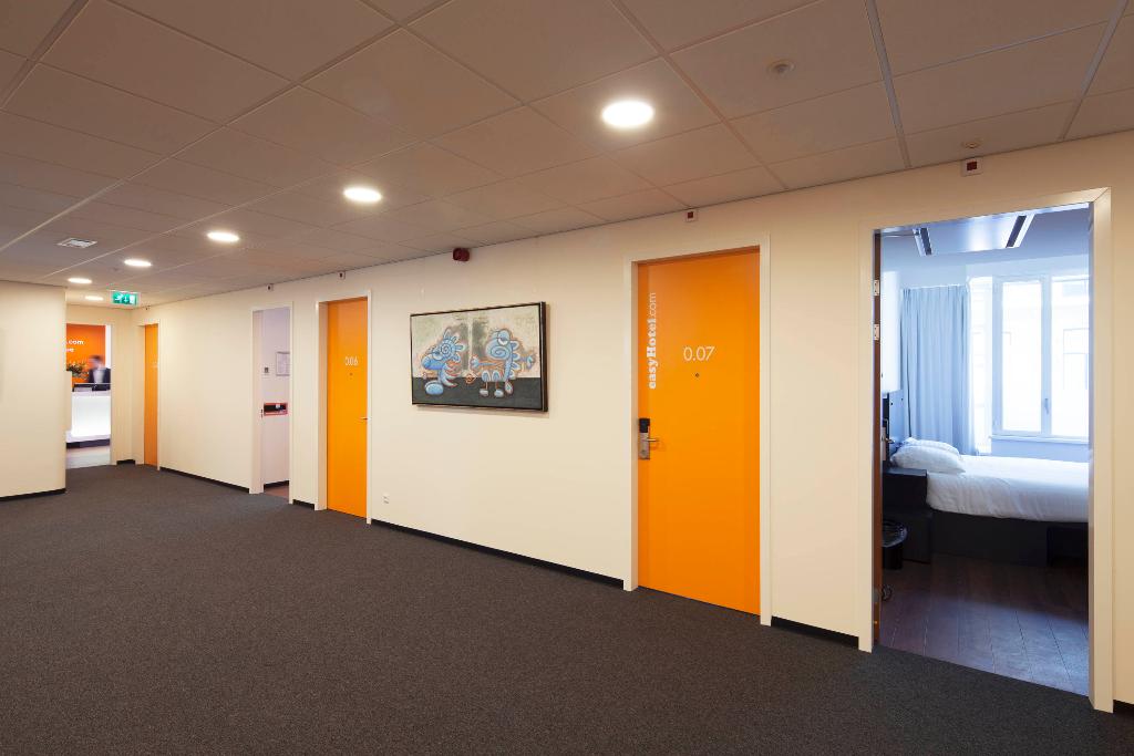 easyHotel The Hague City Centre