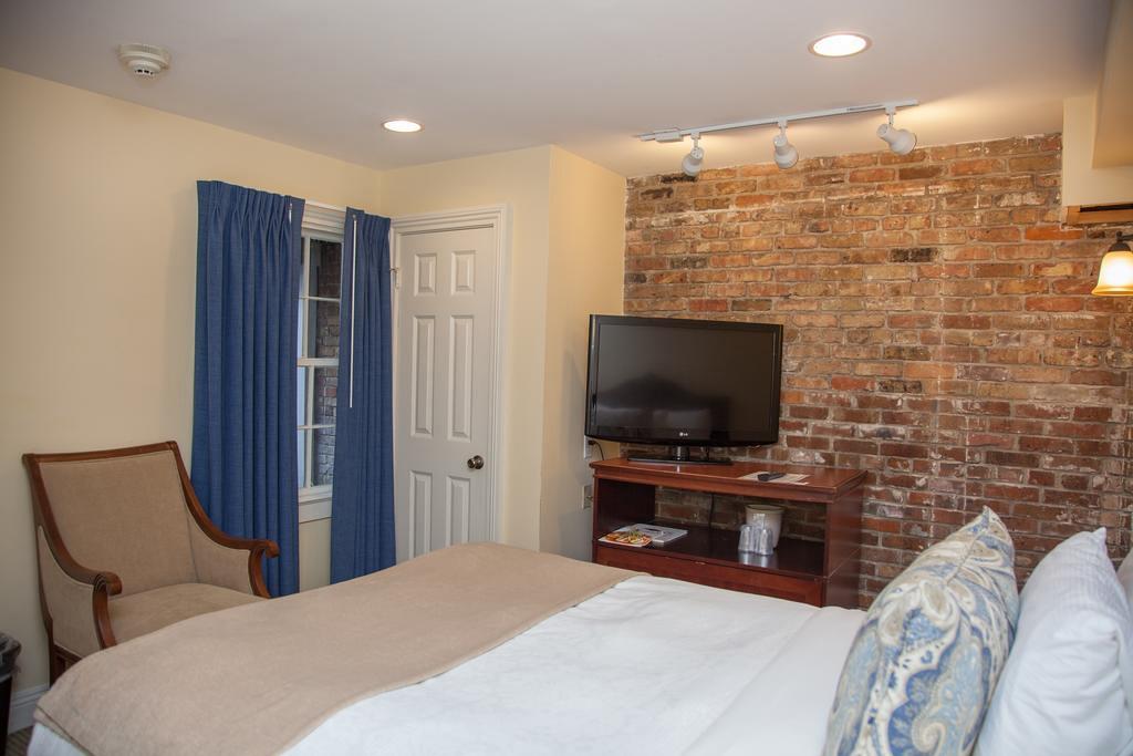 Hotel St Pierre, a French Quarter Inns