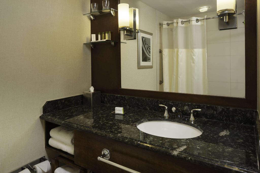 DoubleTree by Hilton Williamsburg