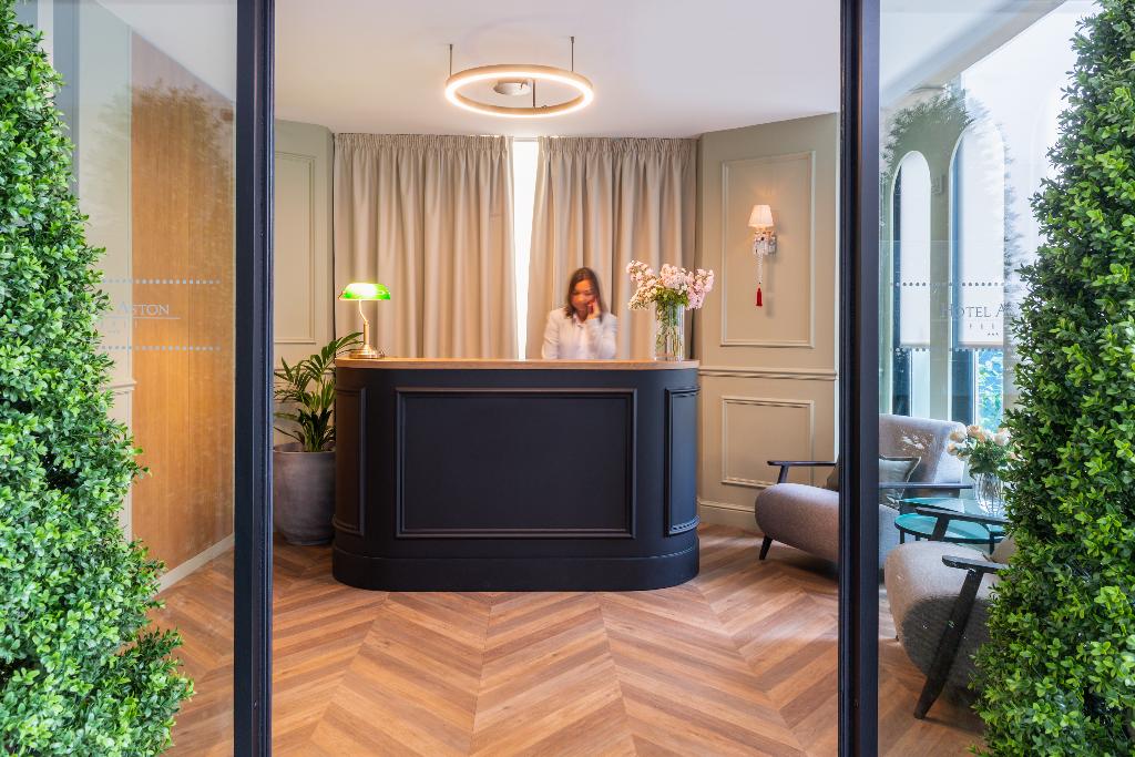 Hotel Aston, Frankreich, Paris. Großes 2