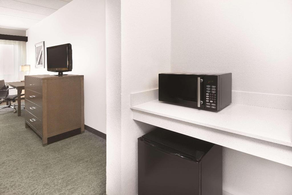 La Quinta Inn & Suites By Wyndham Philadelphia Ap
