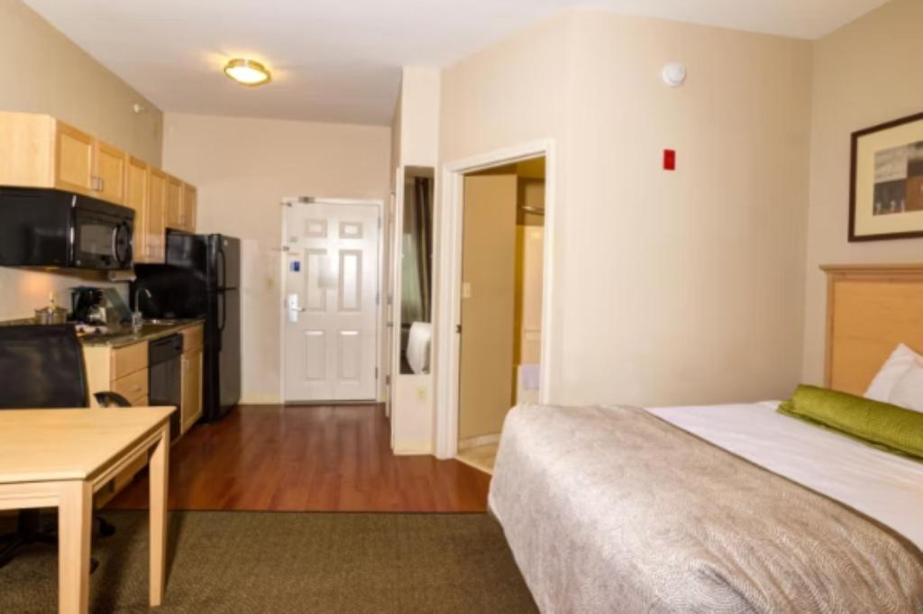 Candlewood Suites Ft Myers I-75 By IHG